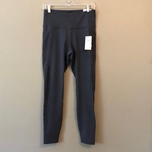 NWT - gray athletic leggings from Old Navy sz L